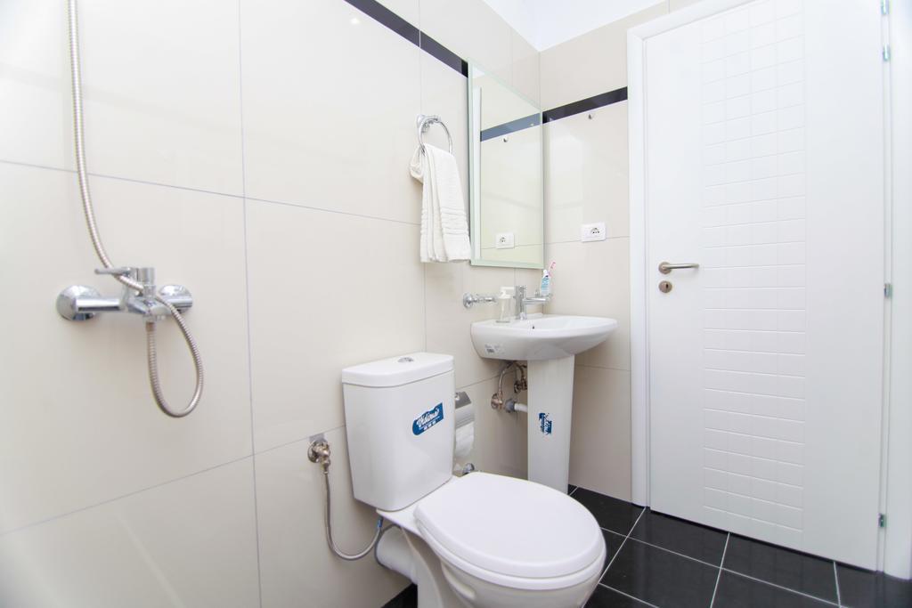 Blue Sea Apartments Sarande Bilik gambar